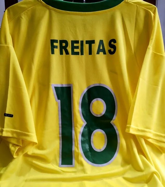 Camisa oficial de Futebol da seleção Brasileira Tetra - GG - N° 18 Freitas - Nike