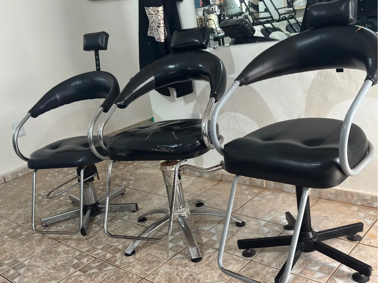 Conjunto com 3 Cadeiras de Salão de Beleza