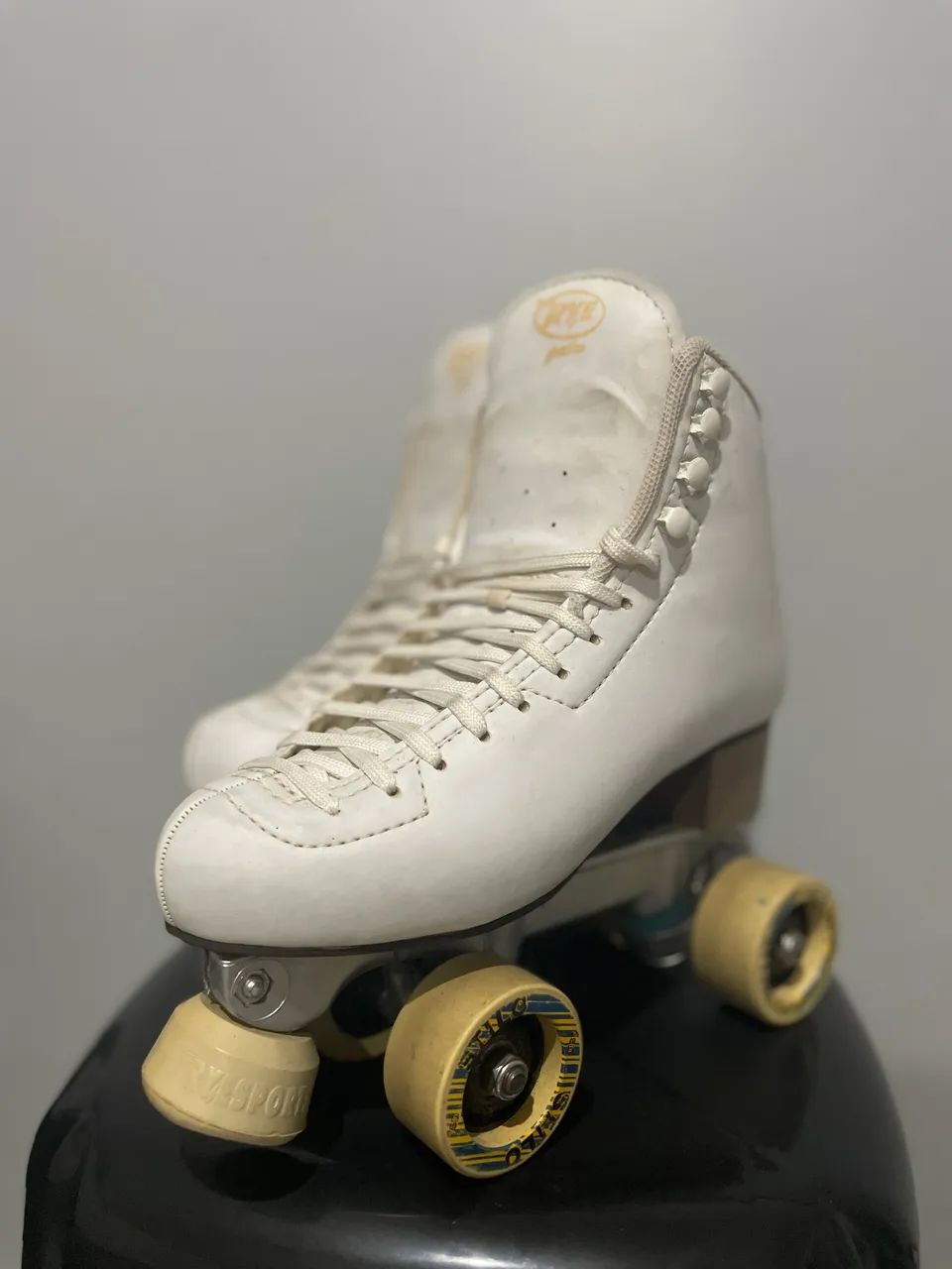 Patins Rye - Bota profissional e rodas street gel