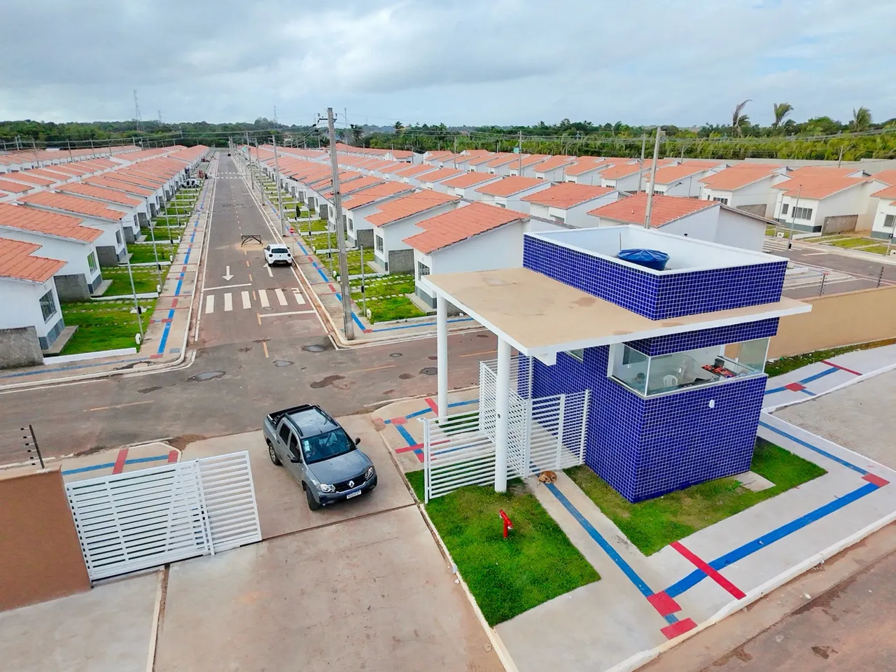 ALUGO CASA EM CONDOMÍNIO (Próx ao Maiobão)