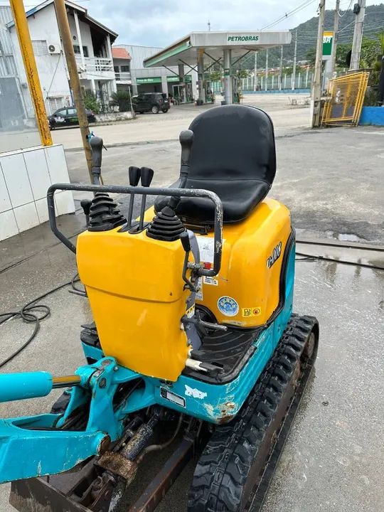 Mini escavadeira Kubota 08 - Foto 5