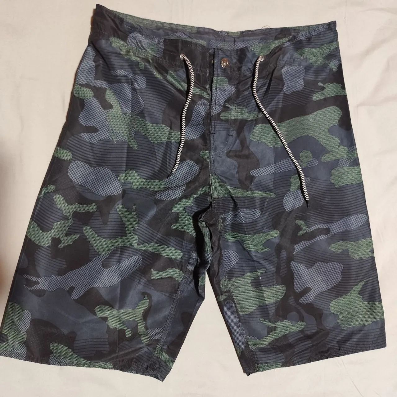 Shorts Bermuda Camuflada tamanho 40
