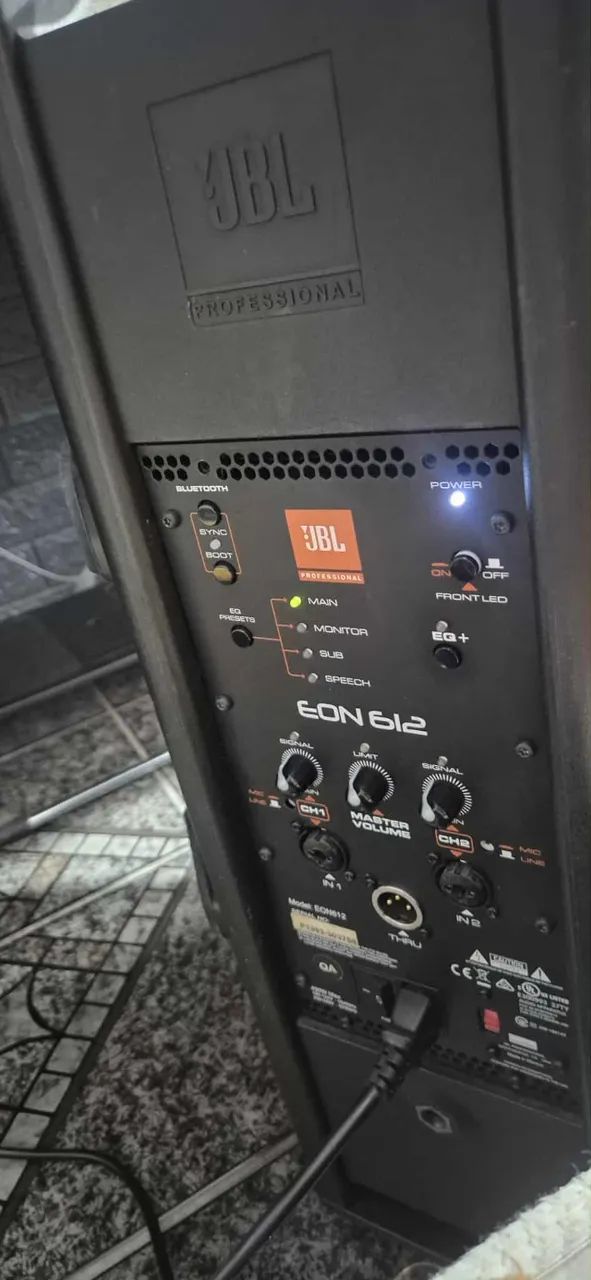 Alto-falante Jbl Eon612 Com Bluetooth Preto 110v/220v + pedestal Novik neo - Foto 3
