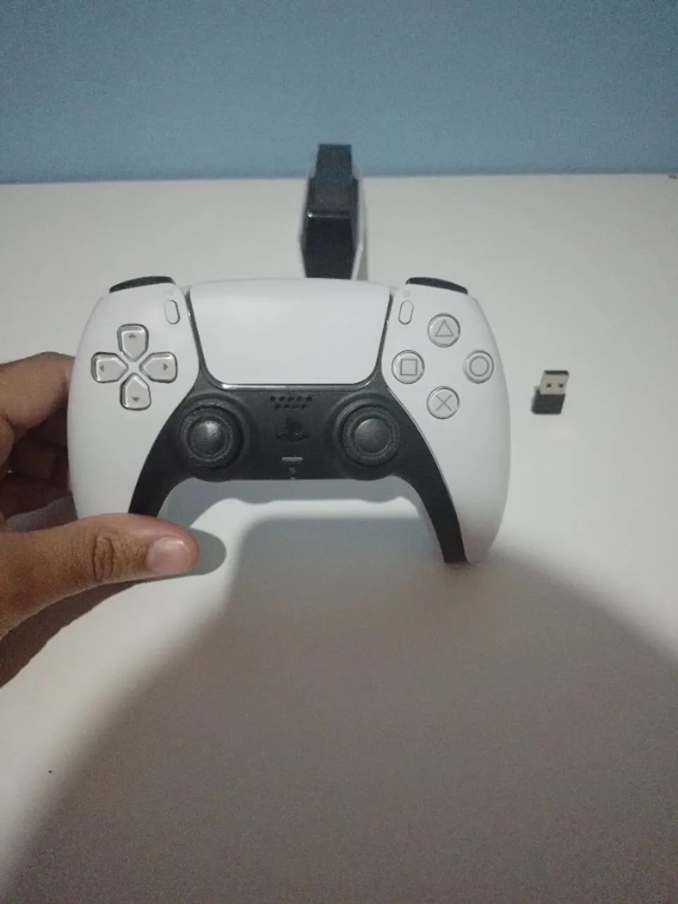 Controle dual sense + carregador ambos em boas condições / não possuo a caixa  - Foto 5