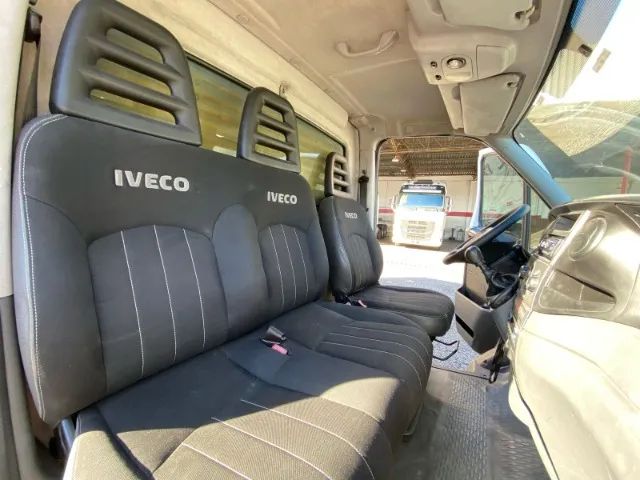 Iveco 70c17 , Baú , Plataforma Hidráulica. - Foto 10