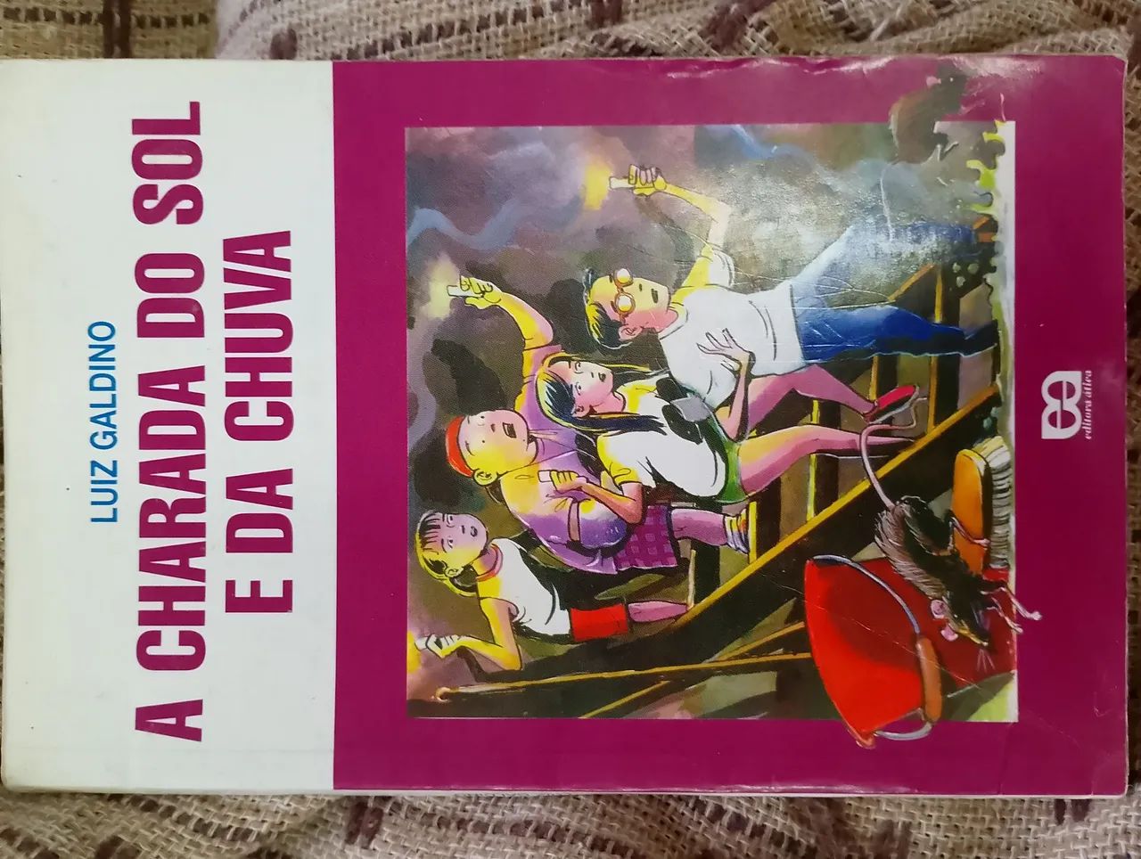 Livro A charada do sol e da chuva - Foto 2