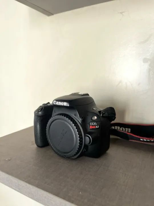 Câmera Canon SL2