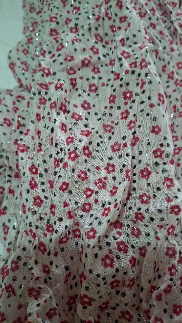 Lenço floral feminino delicado - Foto 3