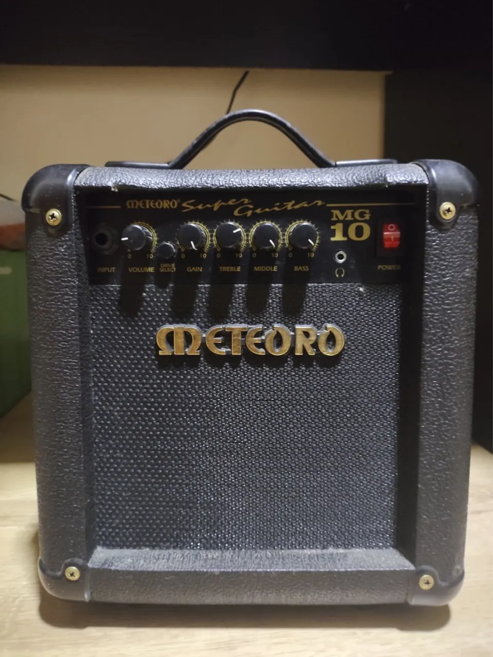 Amplificador Meteoro MG10 Super Guitar