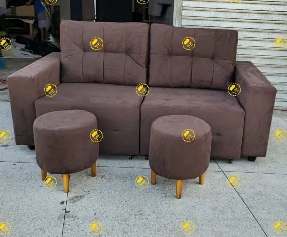 Sofá 3 lugares com puffs - Foto 2