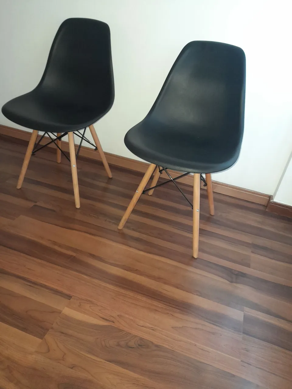 Cadeiras Eames Design - 2 Unidades Cada