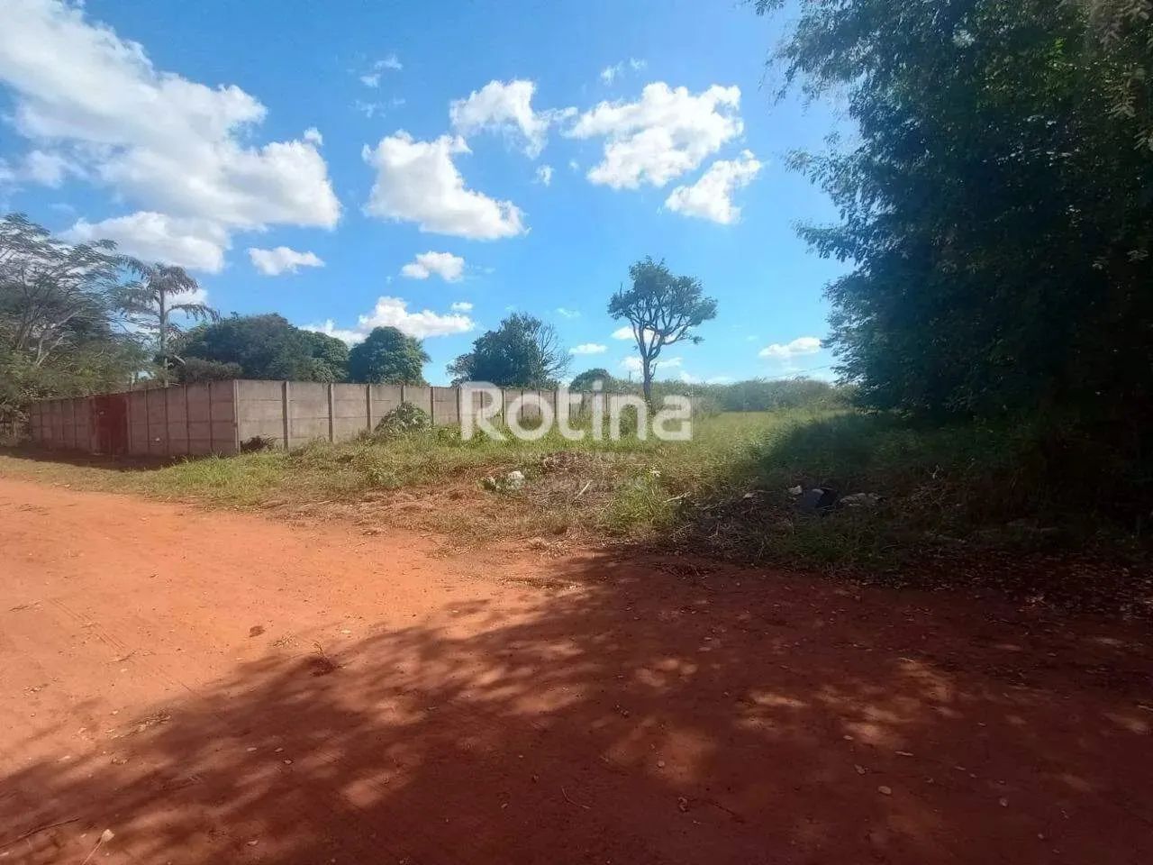 Área para alugar, Morada dos Pássaros - Uberlândia/MG - Rotina Imobiliária