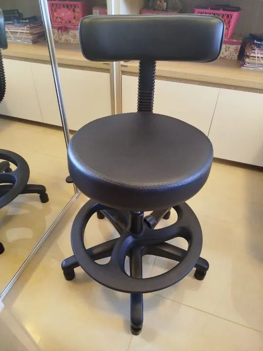 Cadeira mocho (cadeira do kit estética)