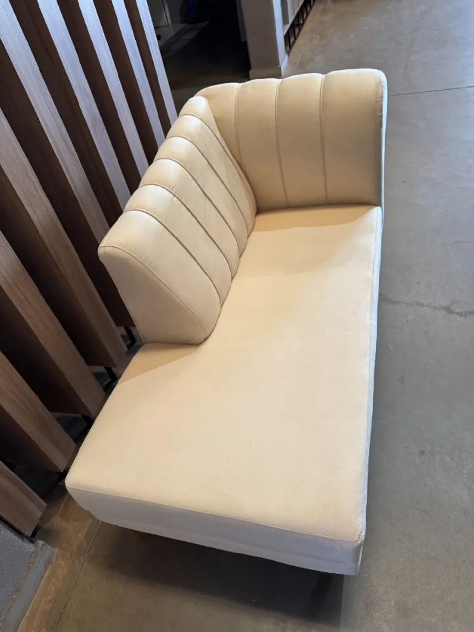 Sofá Divã Suede - Foto 3