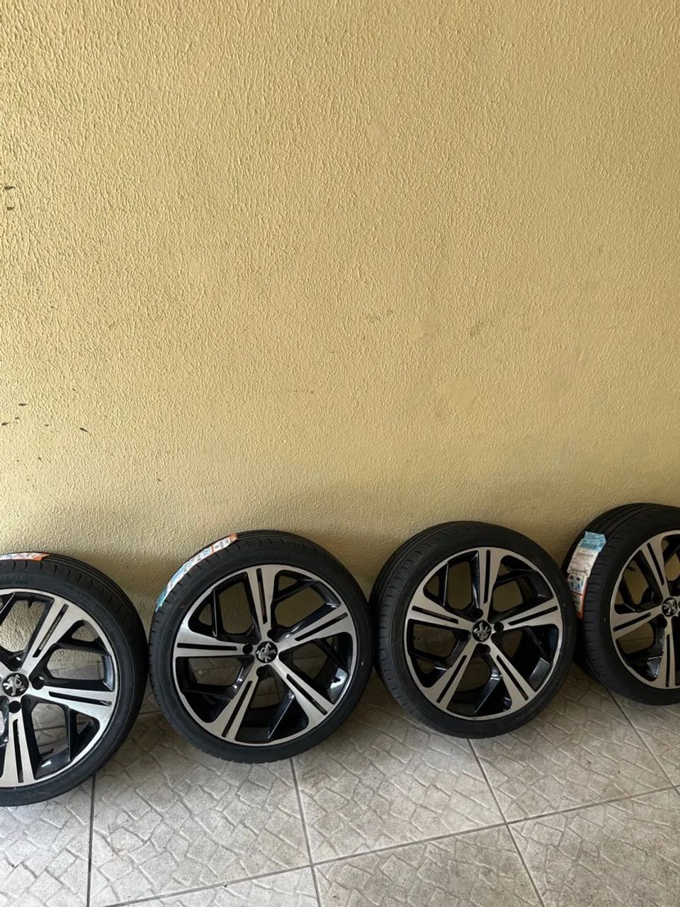 Jogo de Rodas e pneu  215/40r18 - Foto 2