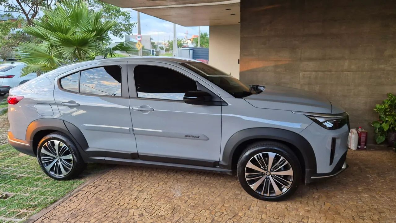Vendo Fastback Audace ano 2025 com apenas 12 mil km. - Foto 2