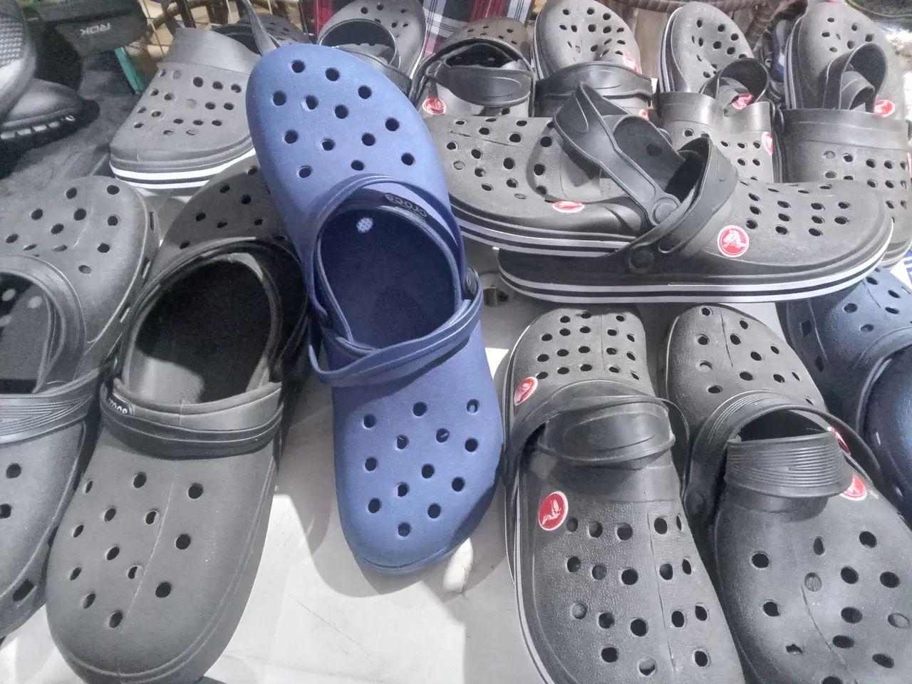 crocs