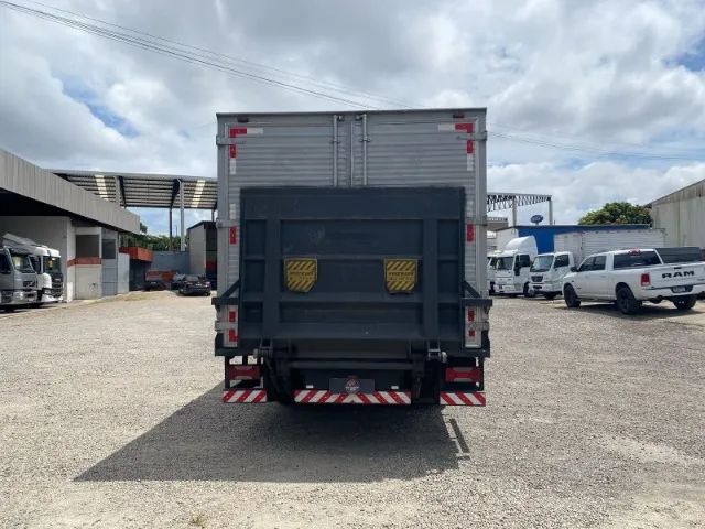 Iveco 70c17 , Baú , Plataforma Hidráulica. - Foto 7