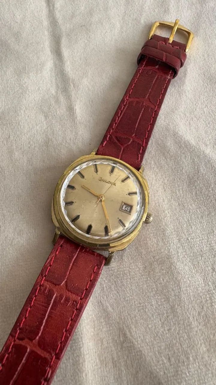 Relógio Bulova Vintage Dourado