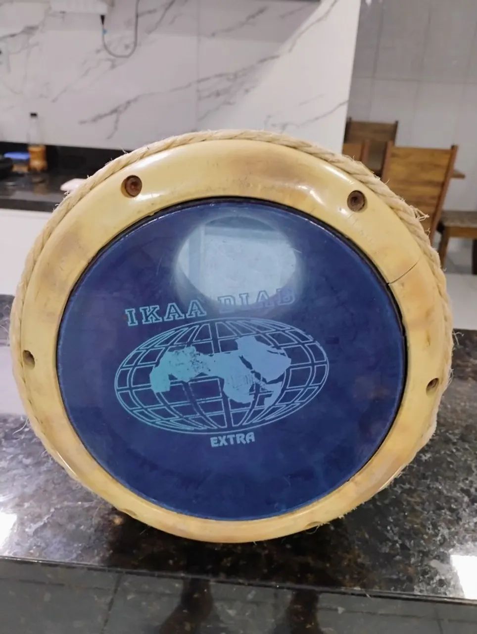 Derbak instrumento árabe de percussão 
