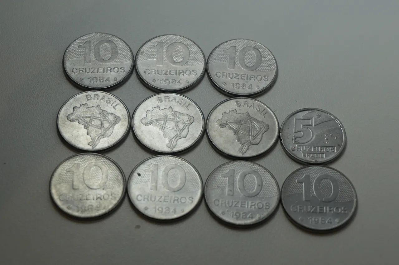 10 moedas de 10 cruzeiros  - Foto 2