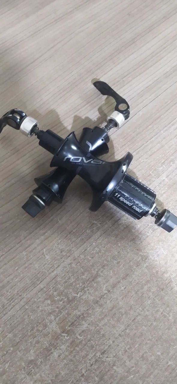 Cubo roval speed 18 e 21 furos original usado par 