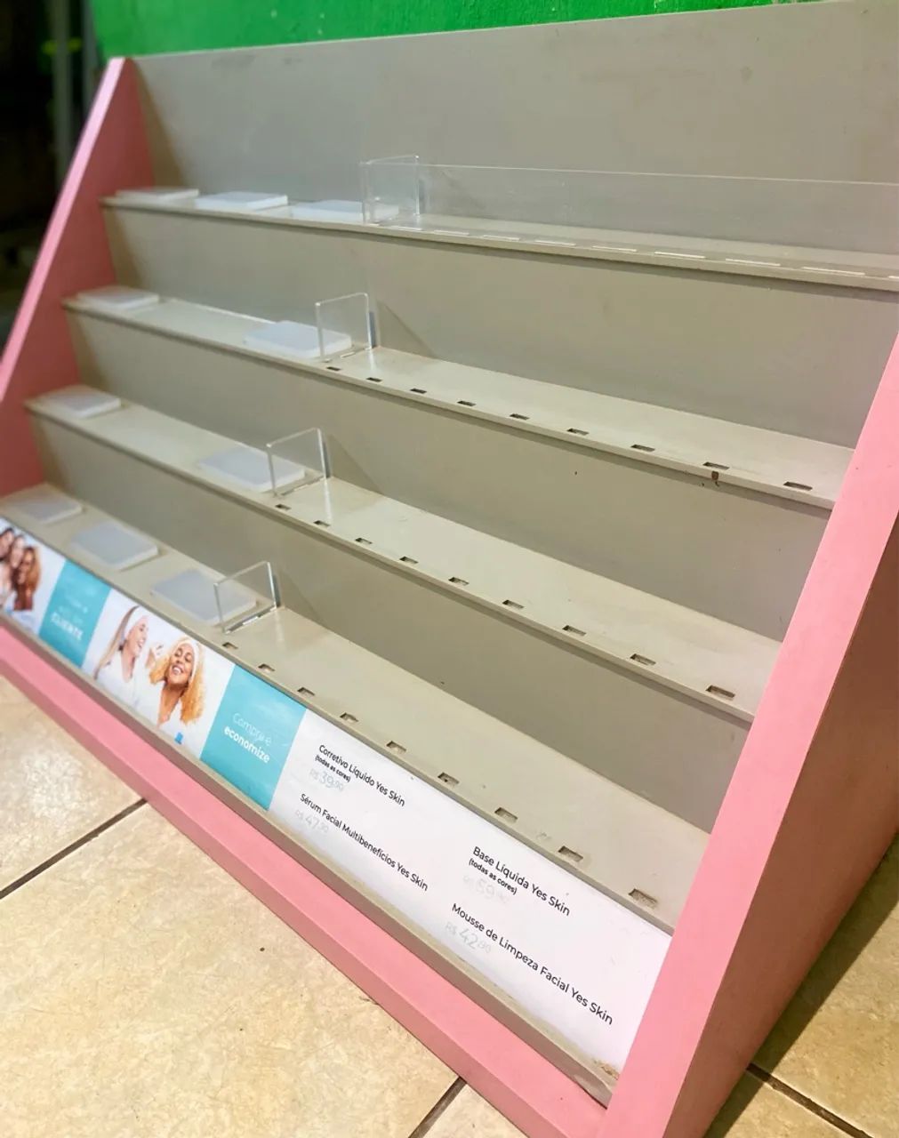Móvel/ Estante organizadora para Salão de beleza ou Loja  - Foto 3