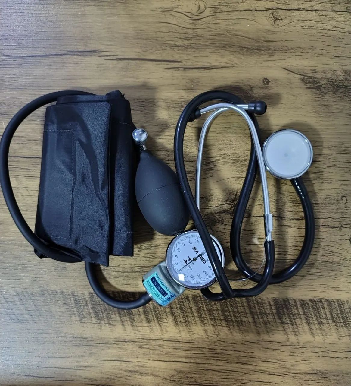 Aparelho de pressão analógico