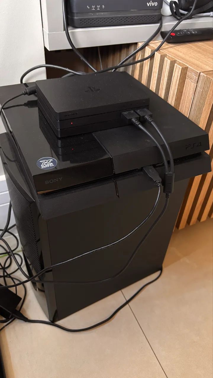 PS4 único dono. 64300202149379121