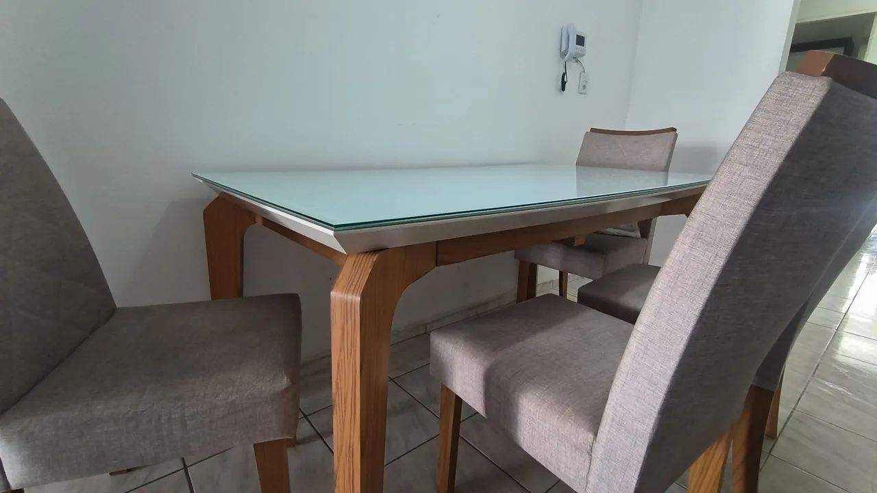 Mesa de jantar com 4 cadeiras 64296267017345124