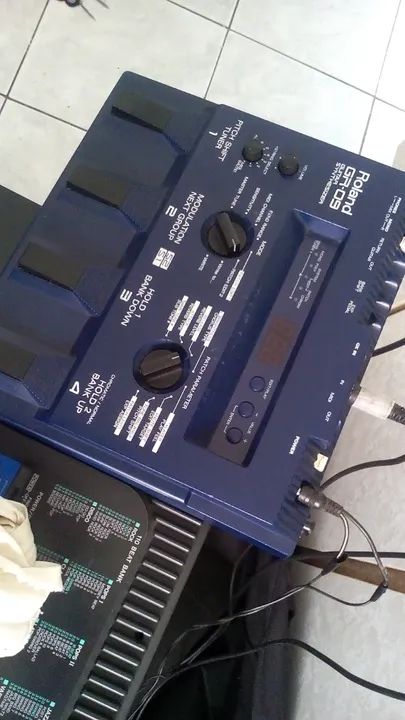 Pedaleira Roland GR 9 guitar synthesizer - Instrumentos musicais