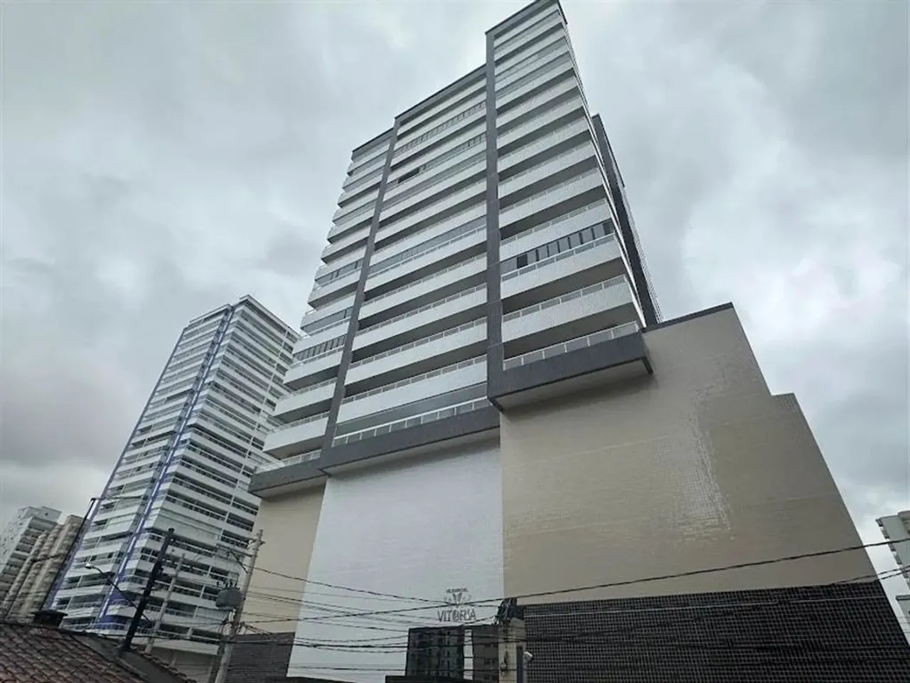 APARTAMENTO 03 QUARTOS, SACADA ENORME, LAZER COMPLETO, NA IMOBILIÁRIA EM PRAIA GRANDE.