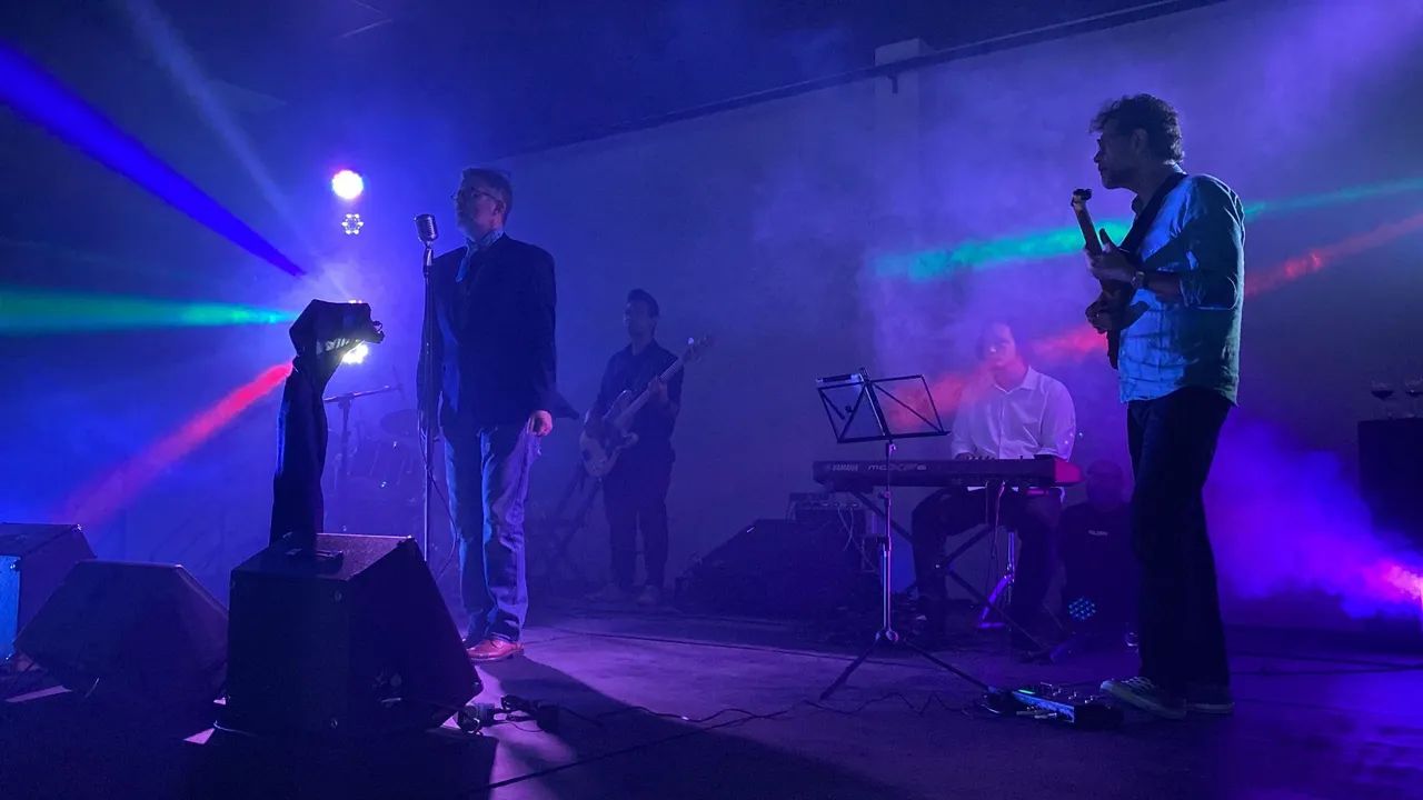 Aluguel de som e iluminação para eventos. Casamentos retiros etc. - Foto 3