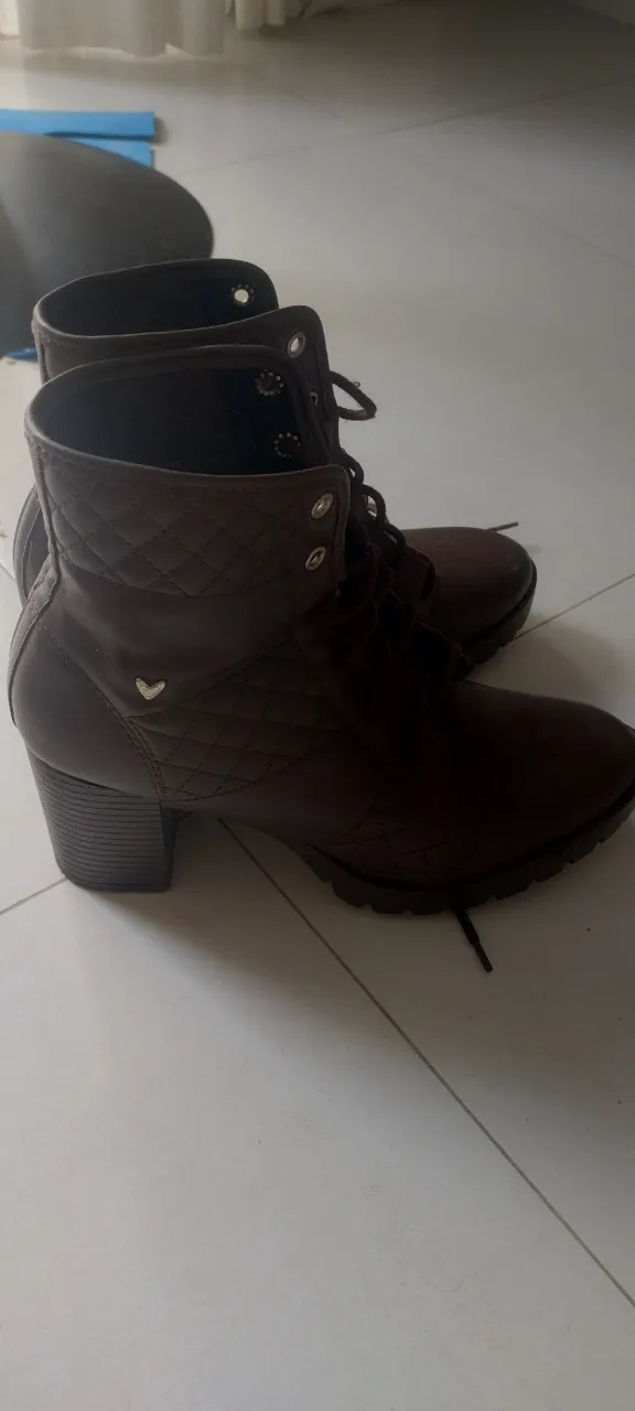 Bota de couro