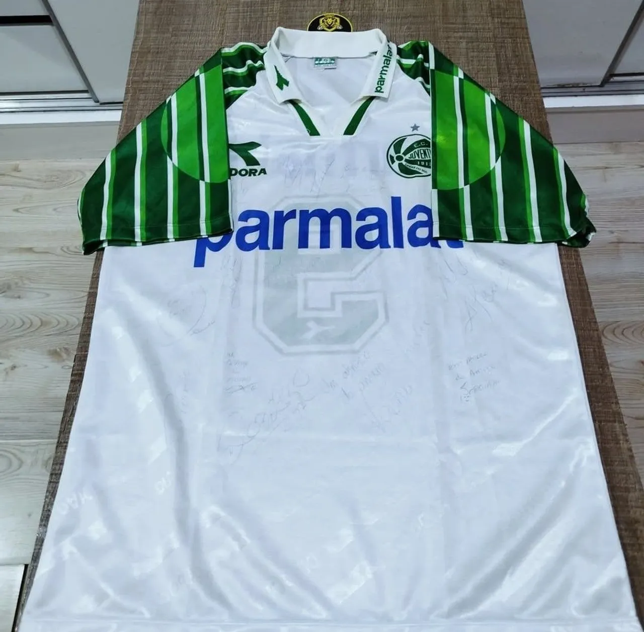CAMISA JUVENTUDE 1997 DE JOGO AUTOGRAFADA PELO ELENCO DA ÉPOCA