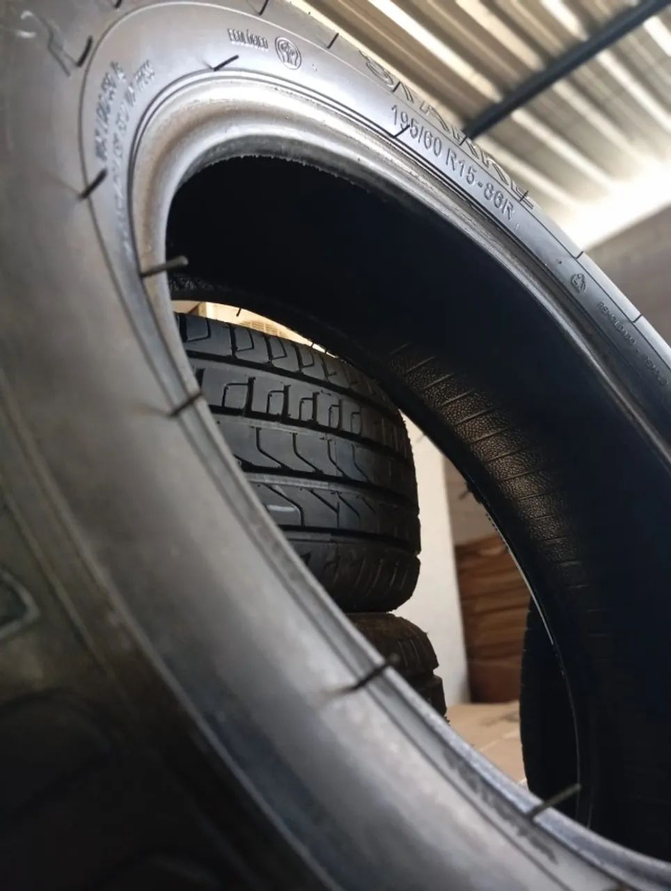 Últimos dias pneus remold com qualidade e preço baixo pra sair rodando agora