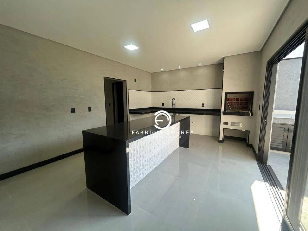 Casa em condomínio fechado com espaço gourmet, escritório e 3 dormitórios