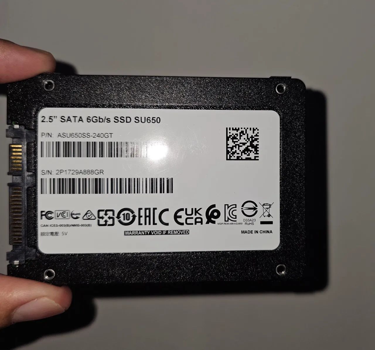 SSD da marca ADATA ( 240GB )64186564786818121