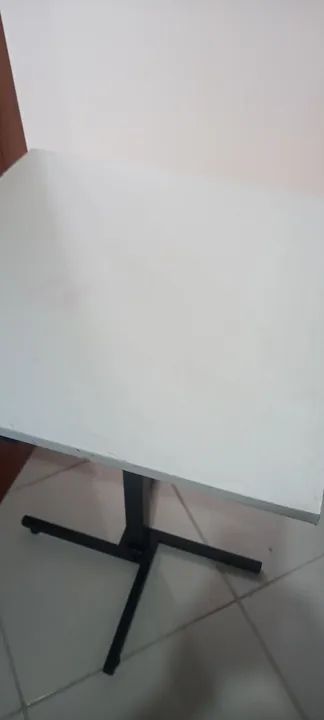 4 mesas tampo branco 