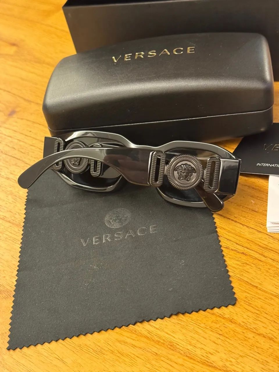 Óculos de Sol Versace All Black exclusivo - Foto 5