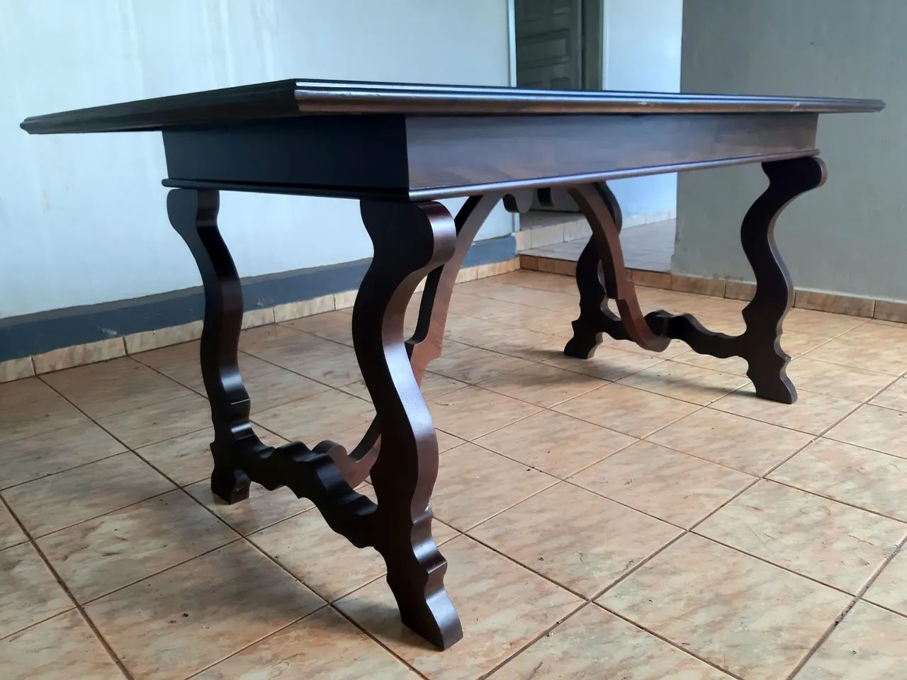 Mesa de Jantar Clássica em Madeira Maciça - Foto 3
