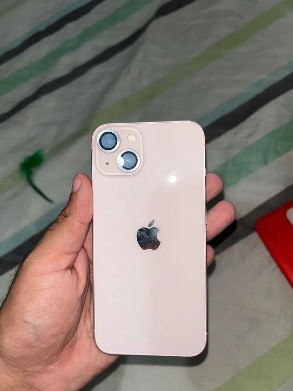 iPhone 13, simi novo
