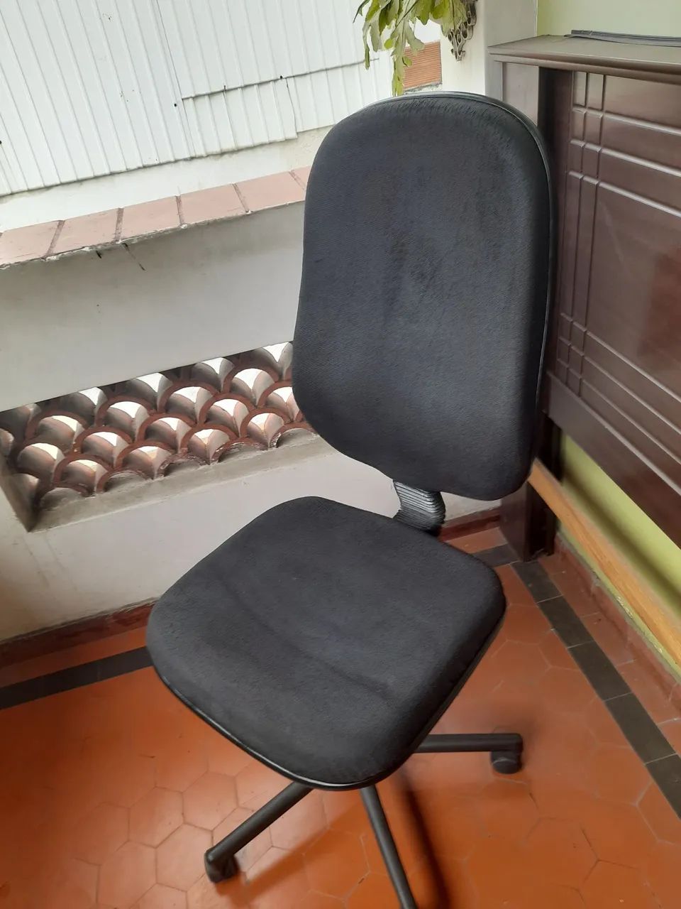 Cadeira de Escritório Ergonômica Preta