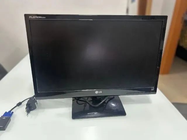 Monitor LG Flatron 21.5 polegadas