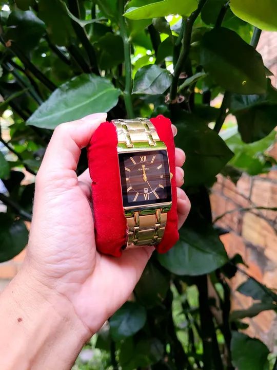 Relógio de luxo cor de ouro a prova d'água aceitamos cartão a pronta entrega  - Foto 3