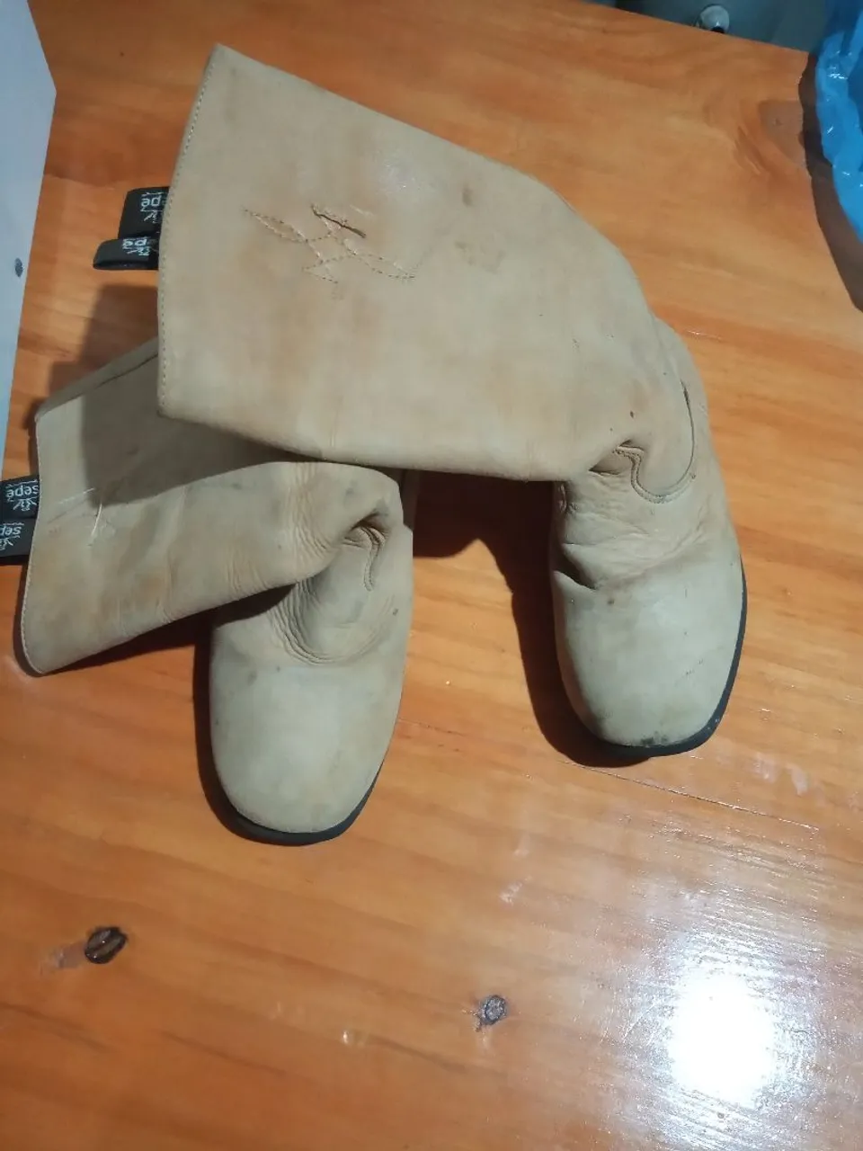 Botas infantis de couro