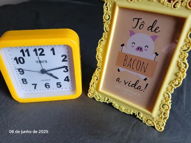 Relógio + porta retrato amarelinhos
