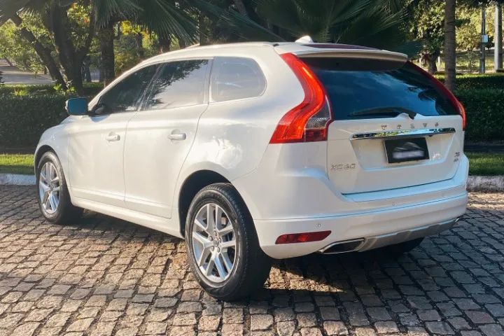 Volvo XC-60 Momentum 2.4 D5 2017 - Versão mais completa - Foto 4