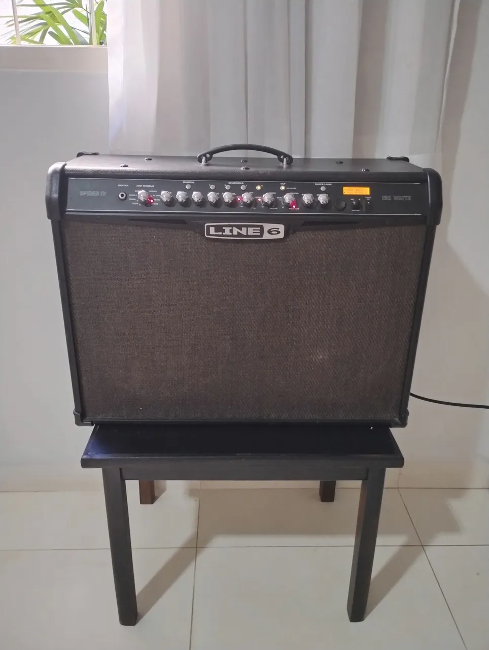 Cubo de Guitarra LINE 6 Spider IV 150 Watts 2x12p