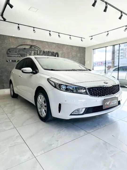 KIA CERATO SX4 - Foto 2